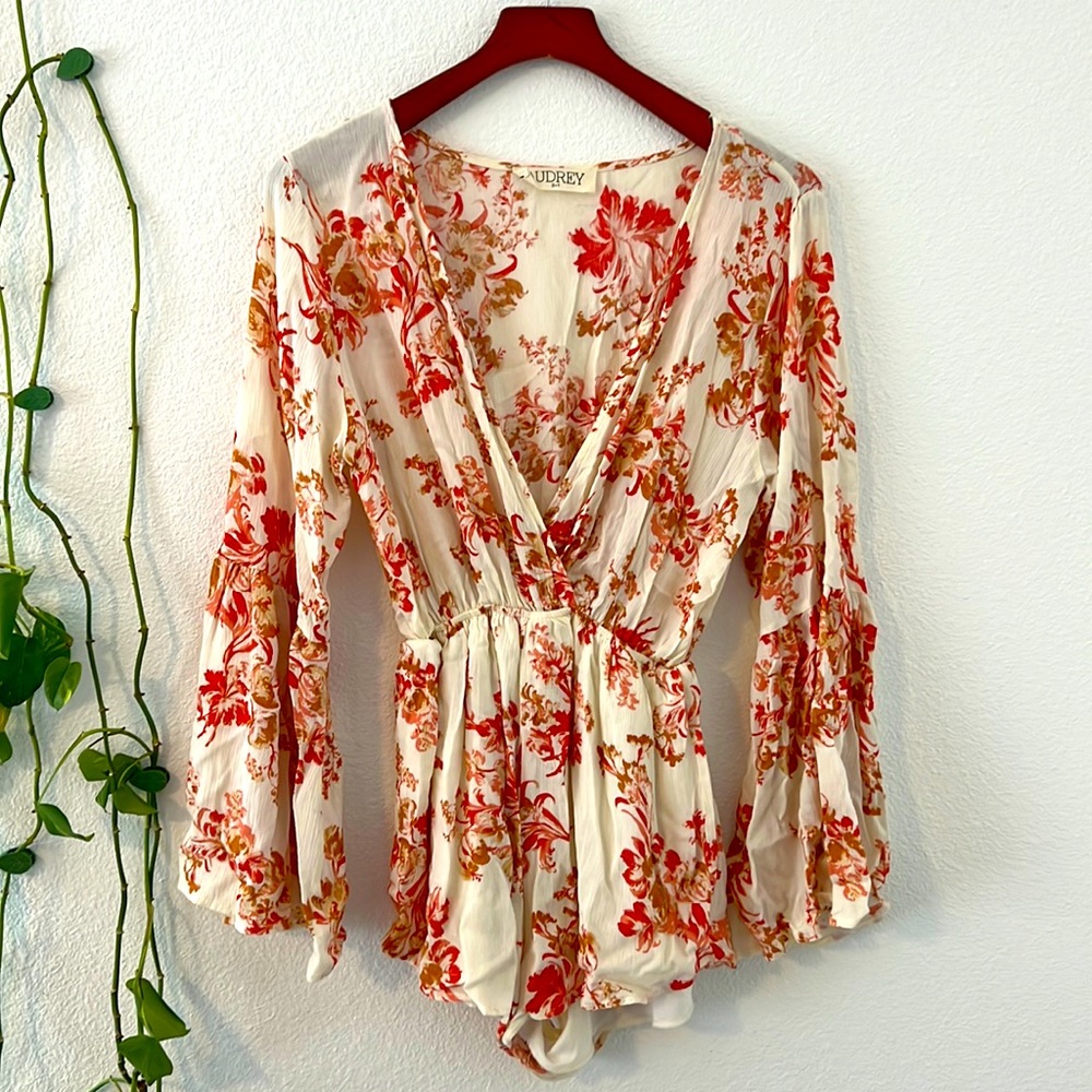 🤎 gorgeous boho trendy bell sleeve romper